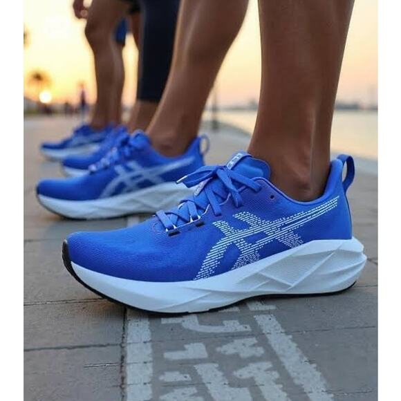 ASICS Mens 12 Illusion Blue/Light Blue Novablast 5 Running Shoes Athletic LE2-9 - Picture 1 of 9